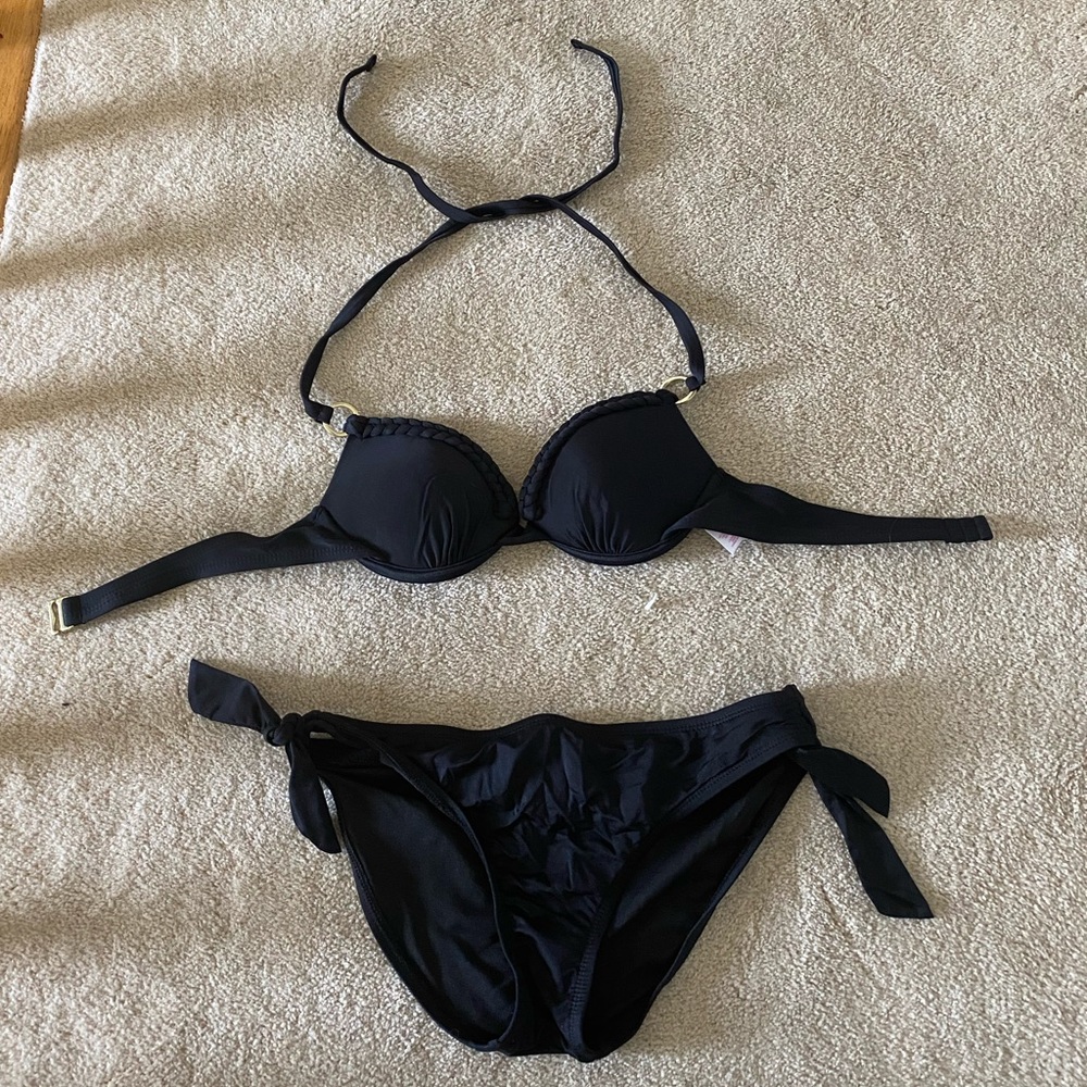 Black halter bikini, top: XS, bottom: S